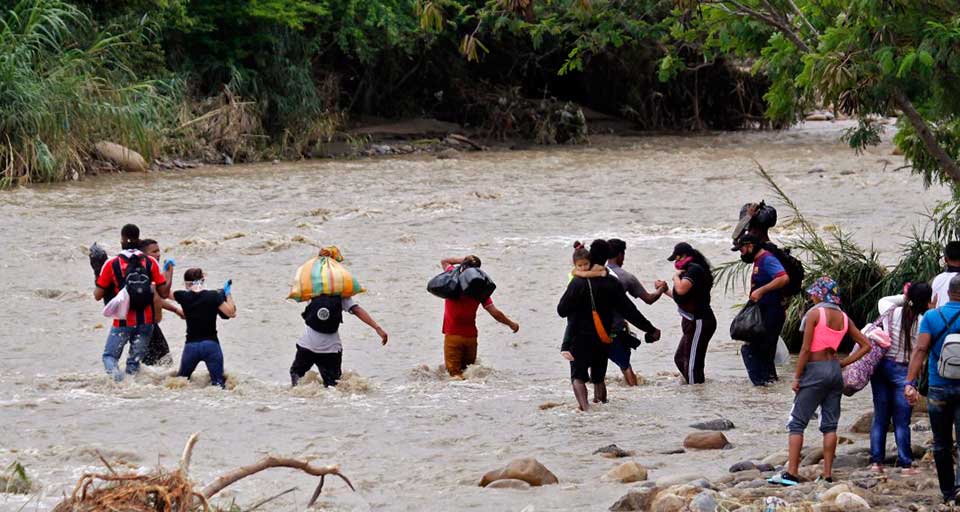 Trochas en frontera con Colombia